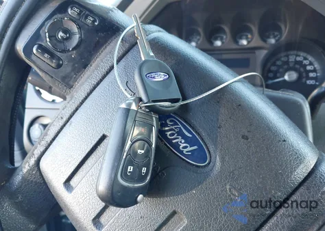 2011 Ford F-250 Xlt z USA, uszkodzony, nr VIN 1FT7W2BT6BEB07351